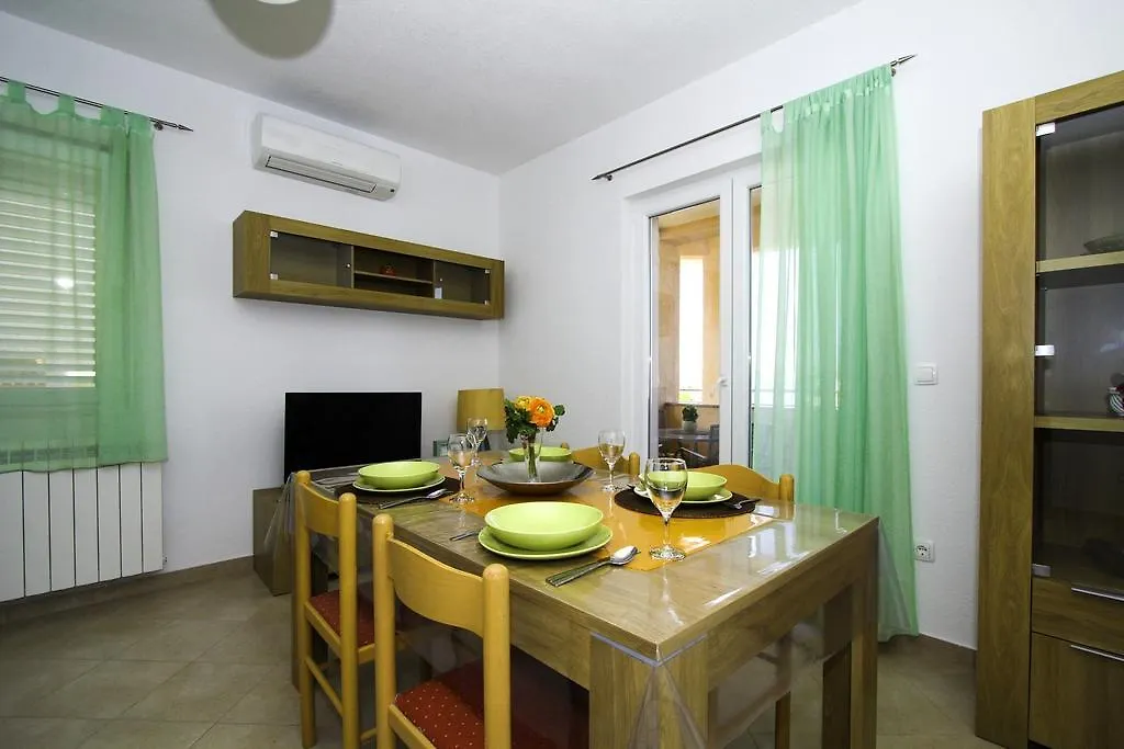 Apartments Zlatka 트로기르